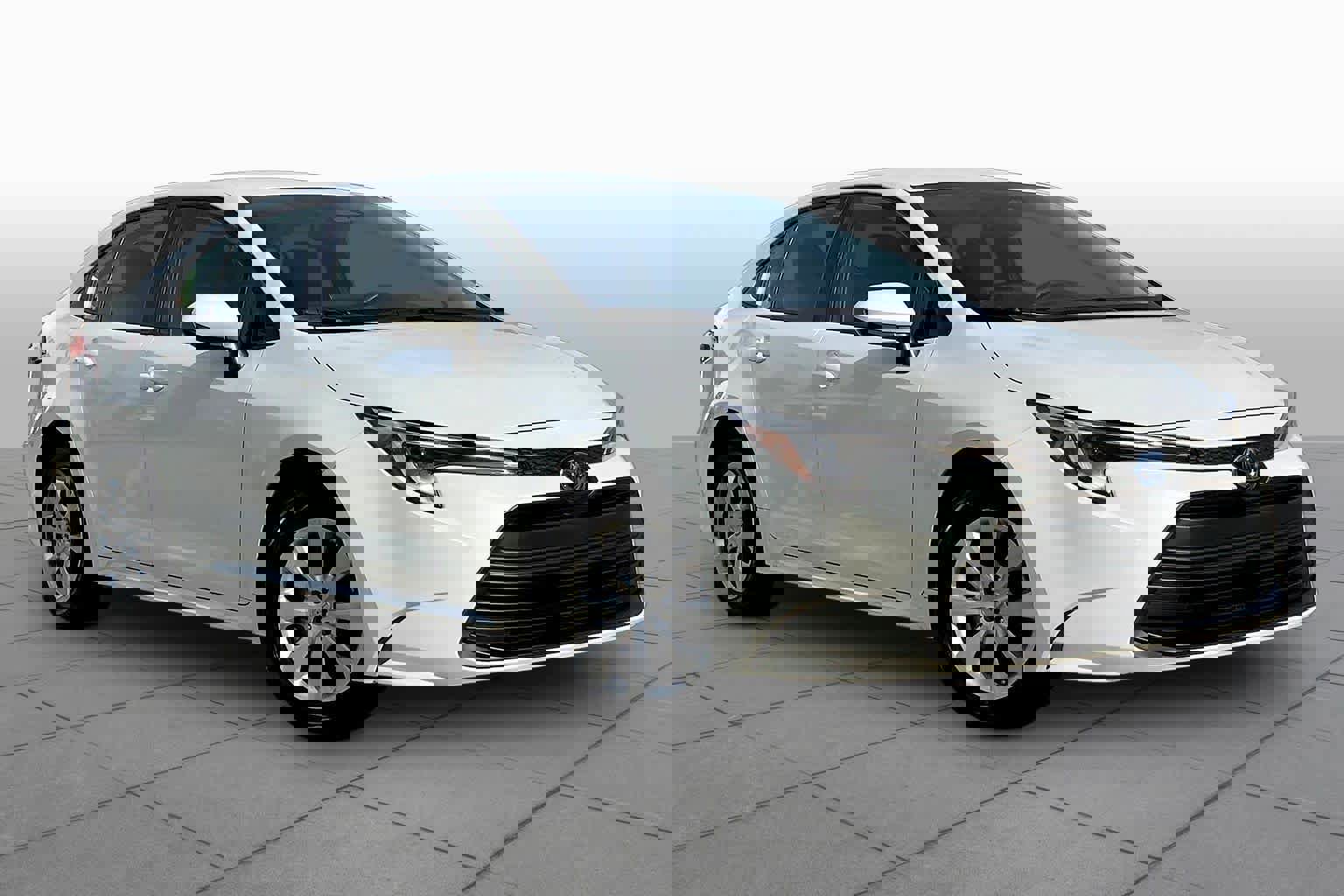 Used 2024 Toyota Corolla LE image 3