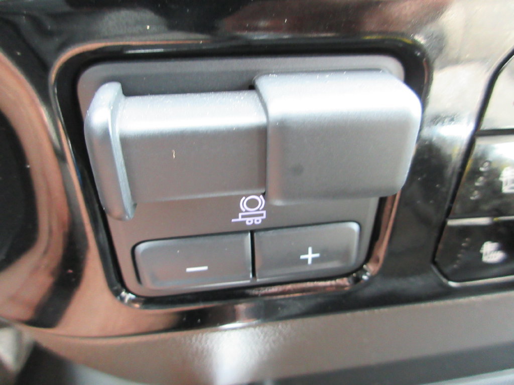 Used 2022 GMC Sierra 1500 SLT w/ SLT Premium Package AWD/4WD image 21