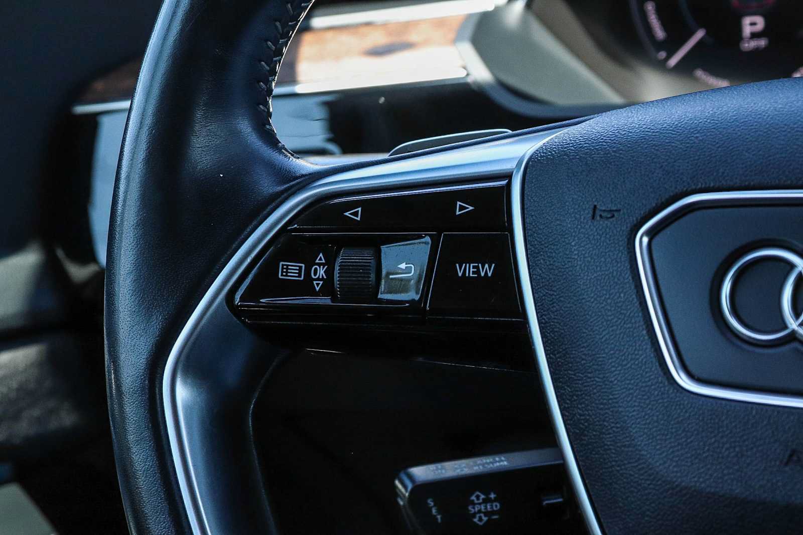 Used 2019 Audi e-tron Prestige w/ Prestige Package AWD/4WD image 23