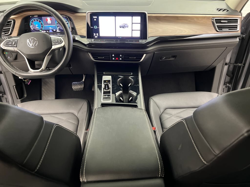 Used 2025 Volkswagen Atlas SE FWD image 47