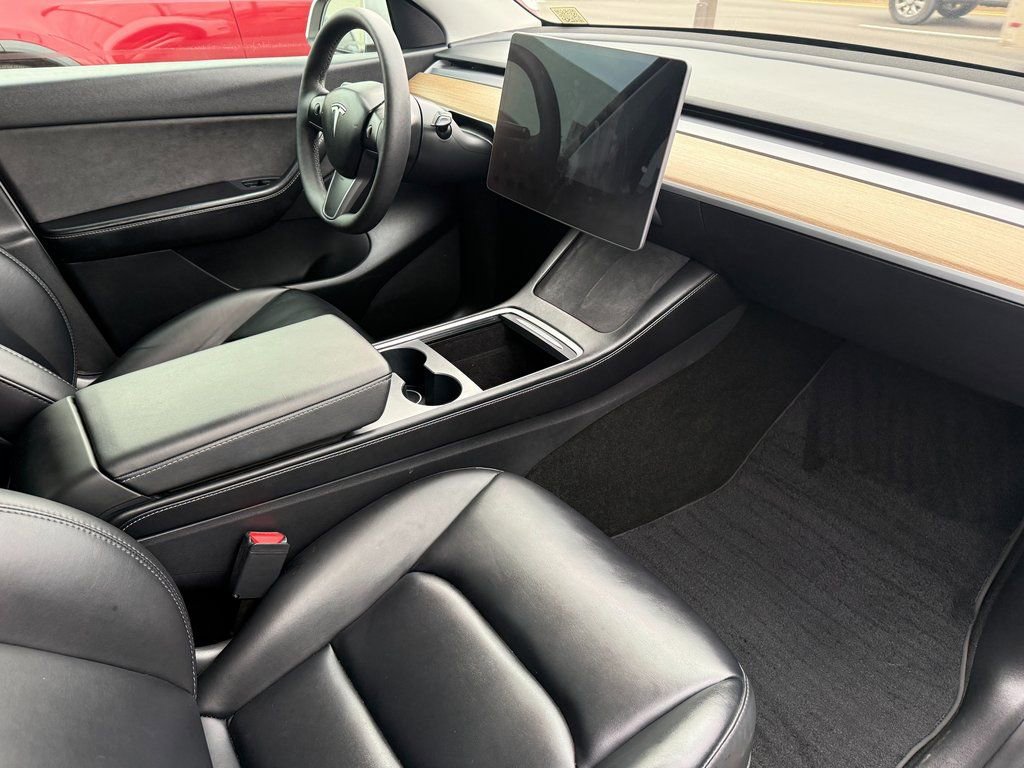 Used 2021 Tesla Model Y Long Range image 7