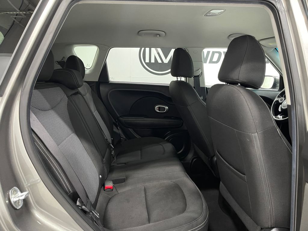 Used 2017 Kia Soul + image 28