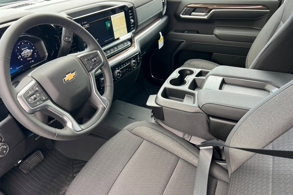 New 2026 Chevrolet Silverado 1500 LT w/ Z71 Off-Road Package AWD/4WD image 7