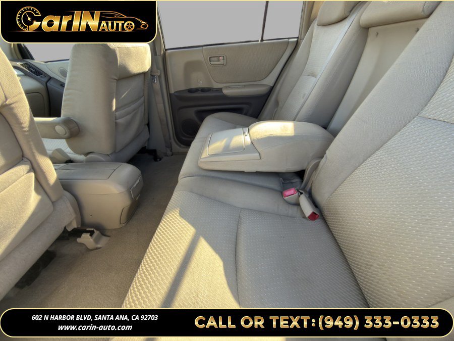 Used 2005 Toyota Highlander 2WD V6 w/ Appearance Pkg image 12