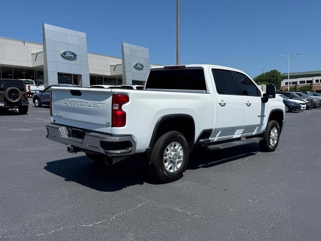 Used 2023 Chevrolet Silverado 2500 LT w/ Convenience Package AWD/4WD image 4
