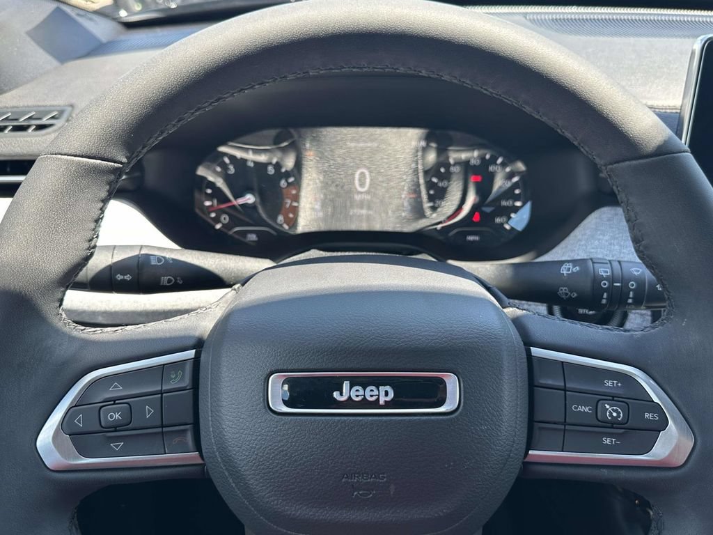 Used 2024 Jeep Compass Latitude AWD/4WD image 20
