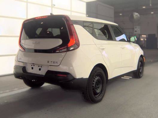 Used 2022 Kia Soul LX FWD image 1
