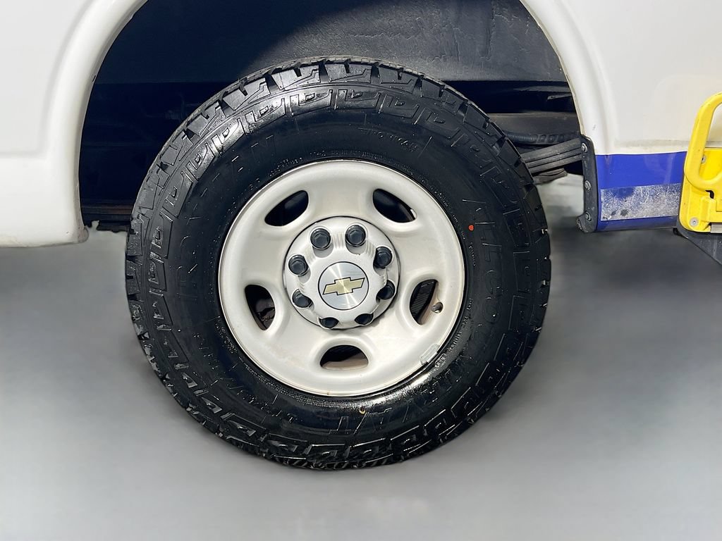 Used 2022 Chevrolet Express 2500 RWD image 28