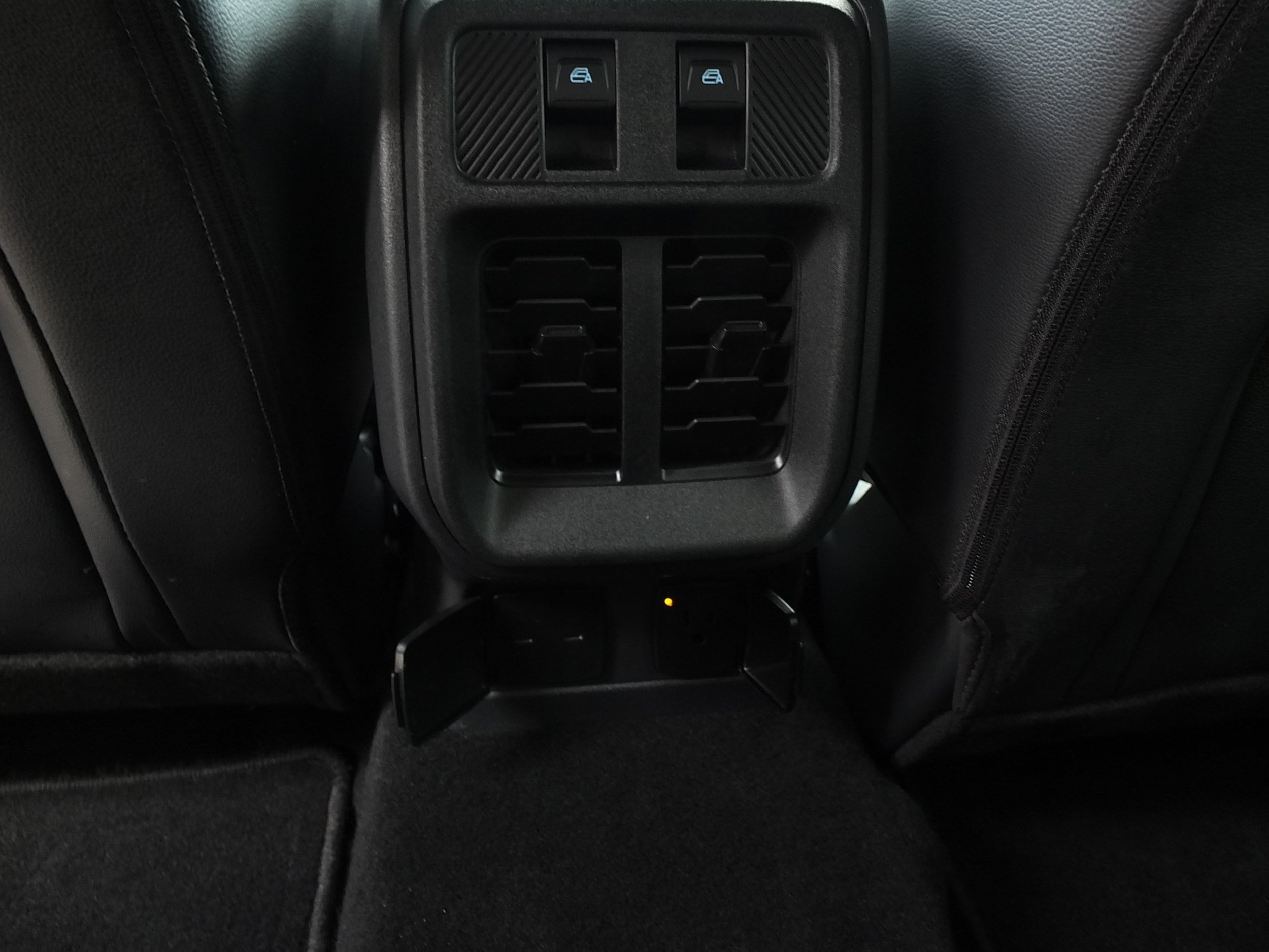 Used 2025 Ford Bronco Outer Banks AWD/4WD image 17