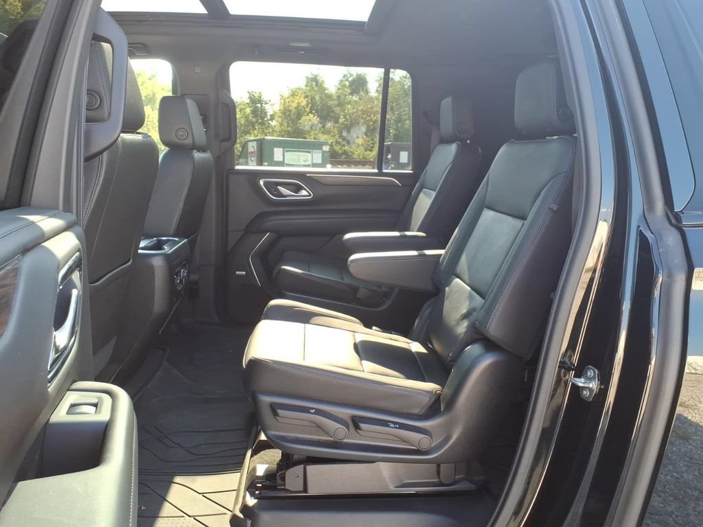 Used 2021 Chevrolet Suburban Z71 AWD/4WD image 31