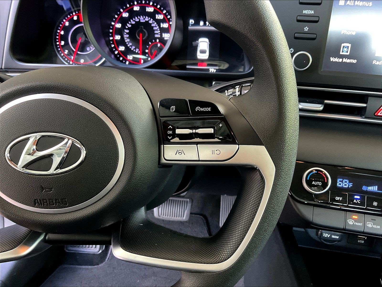 Used 2023 Hyundai Elantra SEL FWD image 11