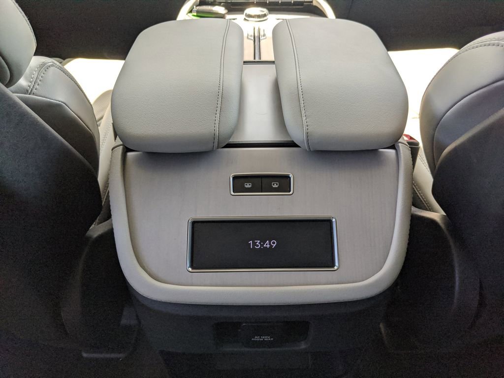 Used 2025 Lincoln Navigator Reserve image 18