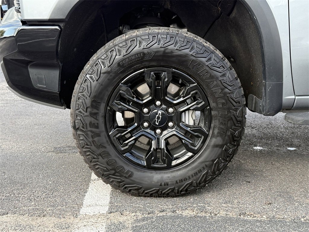 Used 2023 Chevrolet Silverado 1500 ZR2 w/ Technology Package image 9