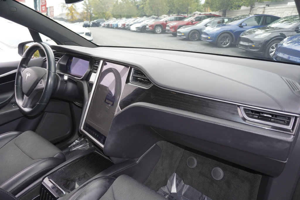 Used 2018 Tesla Model X 75D AWD/4WD image 39