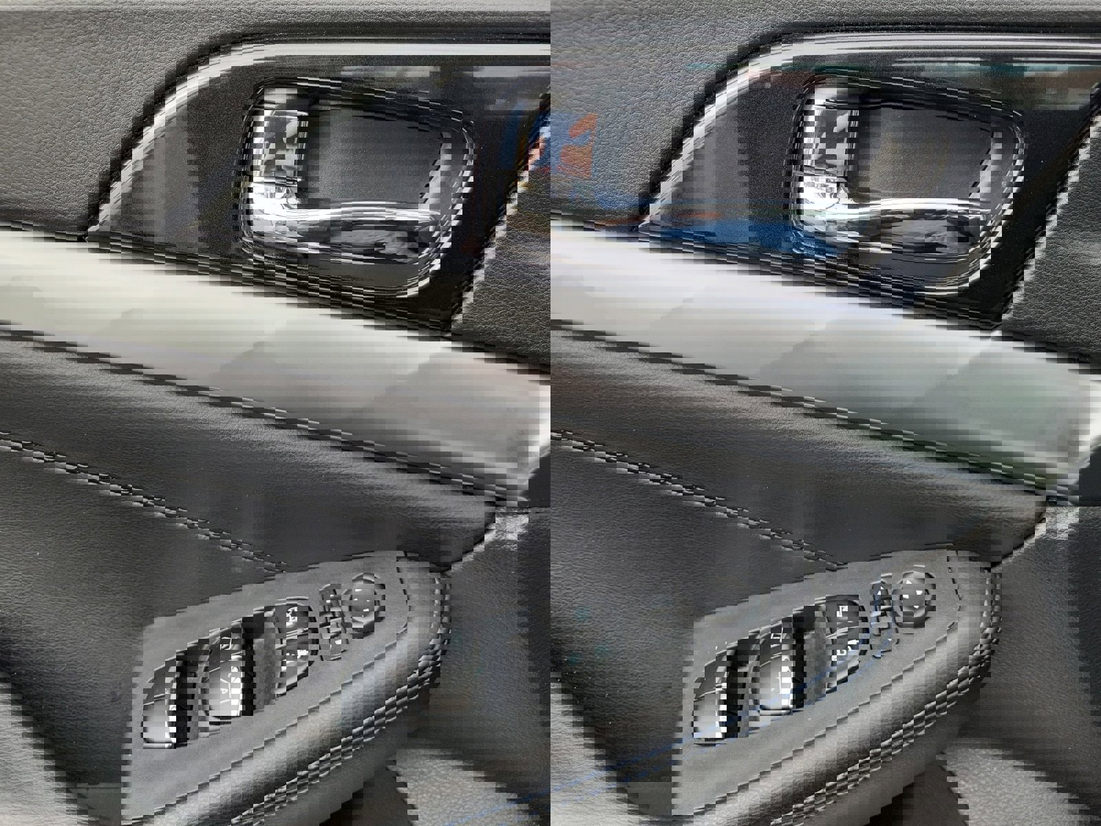 Used 2018 Nissan Maxima SR image 15