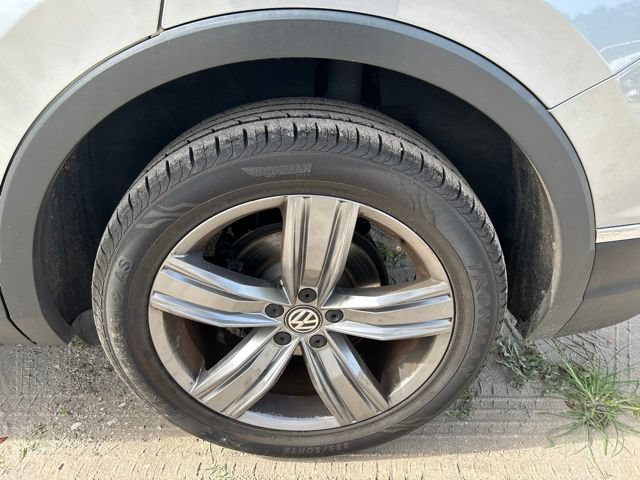 Used 2020 Volkswagen Tiguan SEL FWD image 21