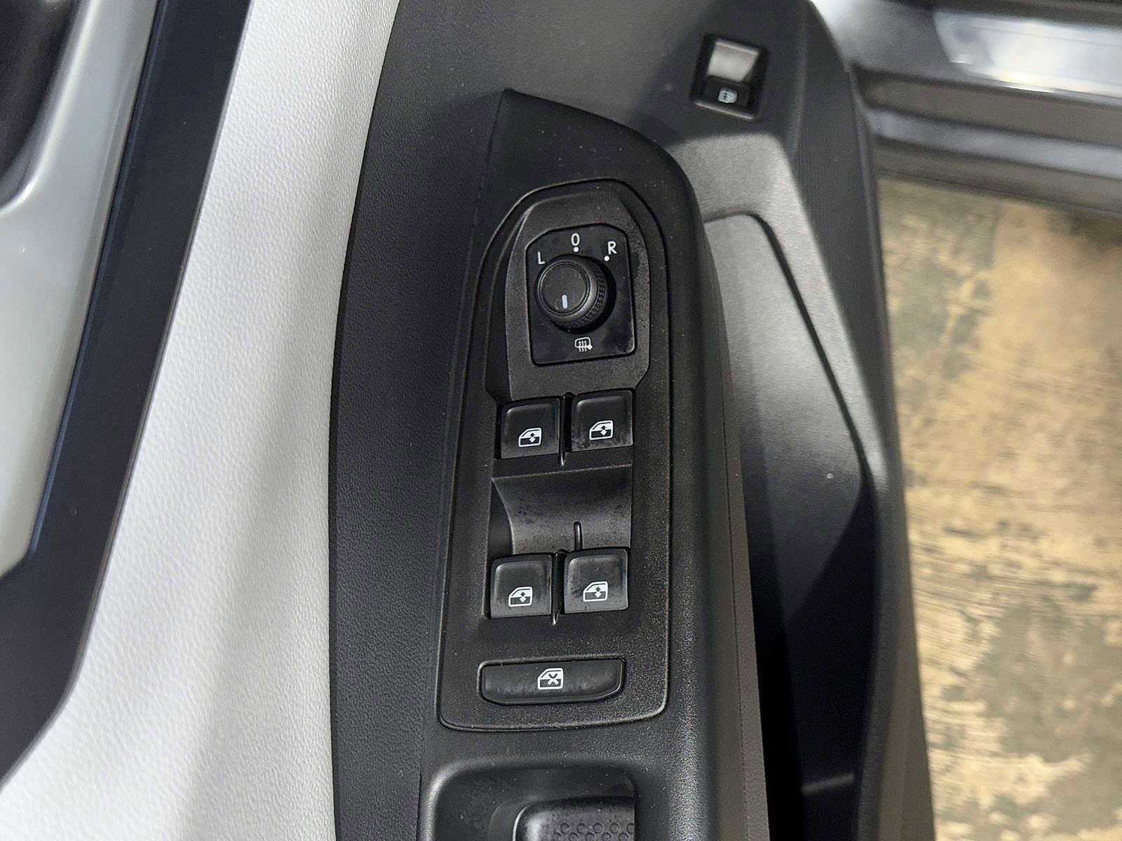 Used 2022 Volkswagen Taos SE image 22