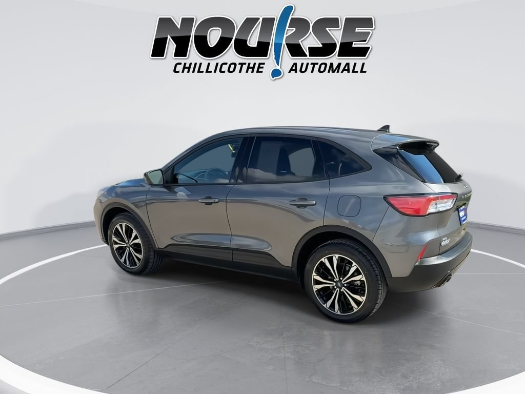 Used 2022 Ford Escape SE w/ SE Sport Appearance Package AWD/4WD image 6