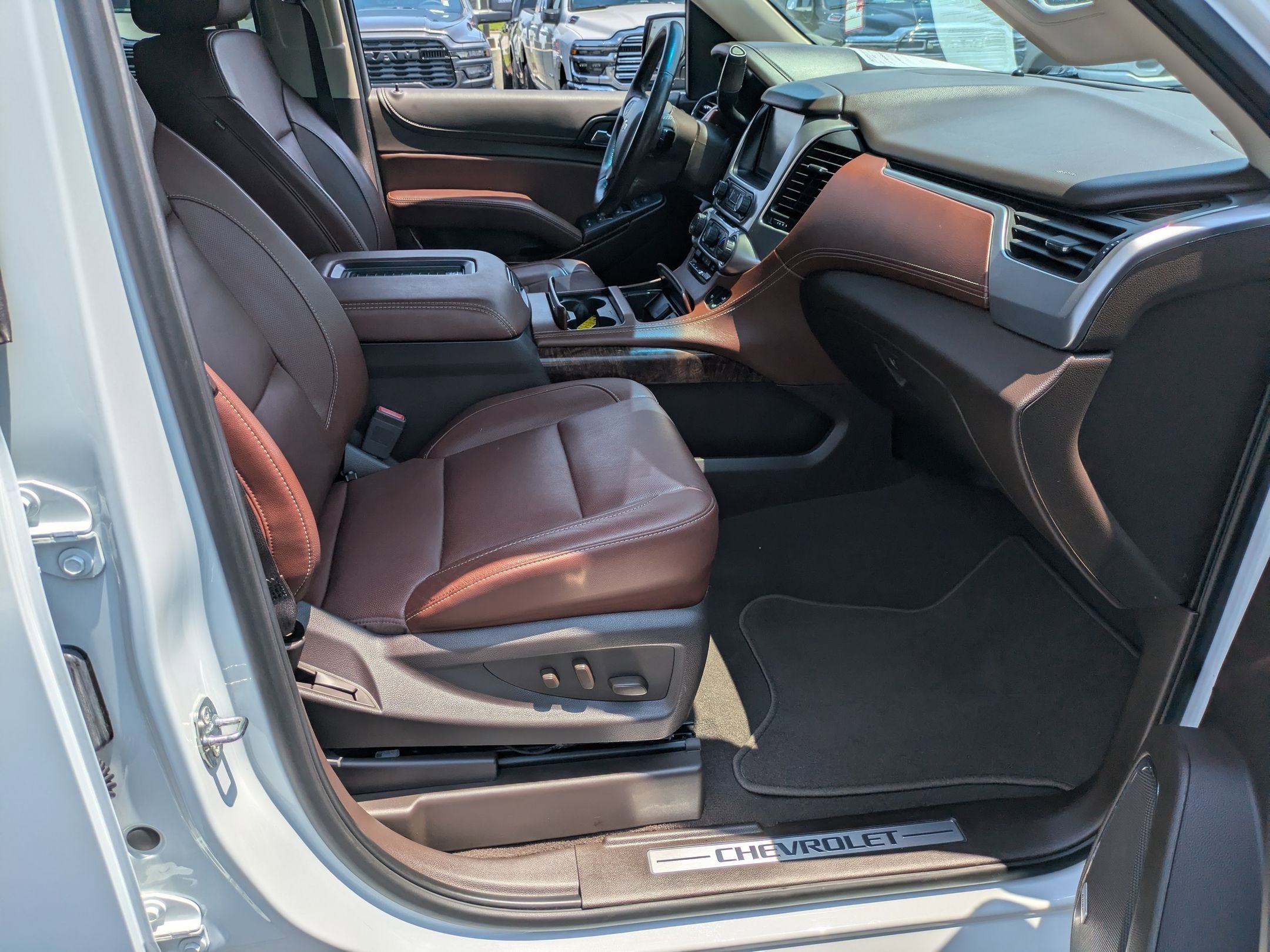 Used 2019 Chevrolet Suburban Premier w/ RST 6.2L Performance Edition image 38