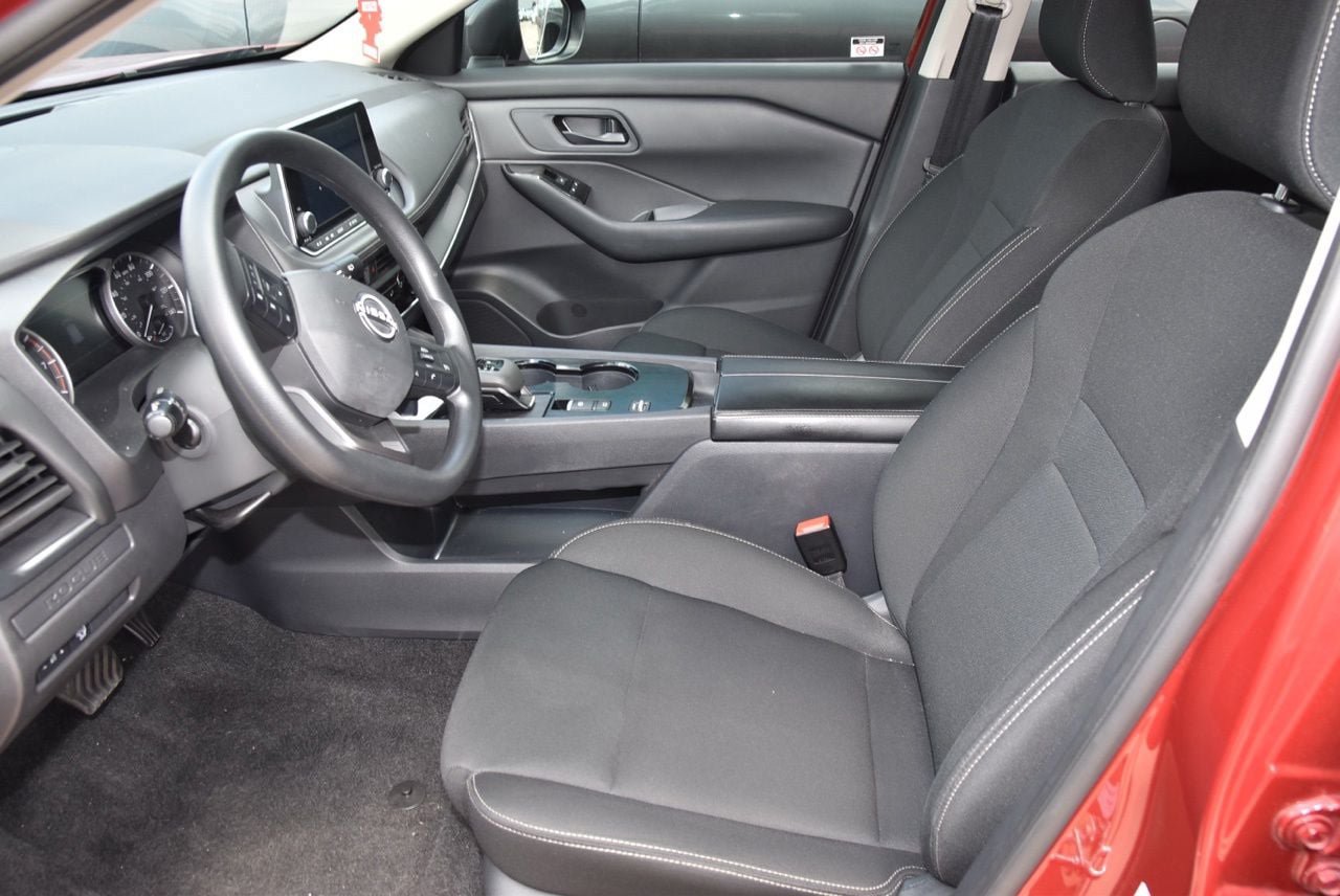 Used 2025 Nissan Rogue S FWD image 10