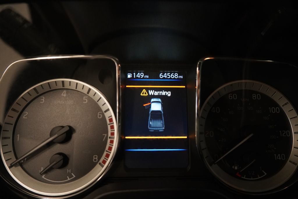 Used 2019 Nissan Titan SV AWD/4WD image 3