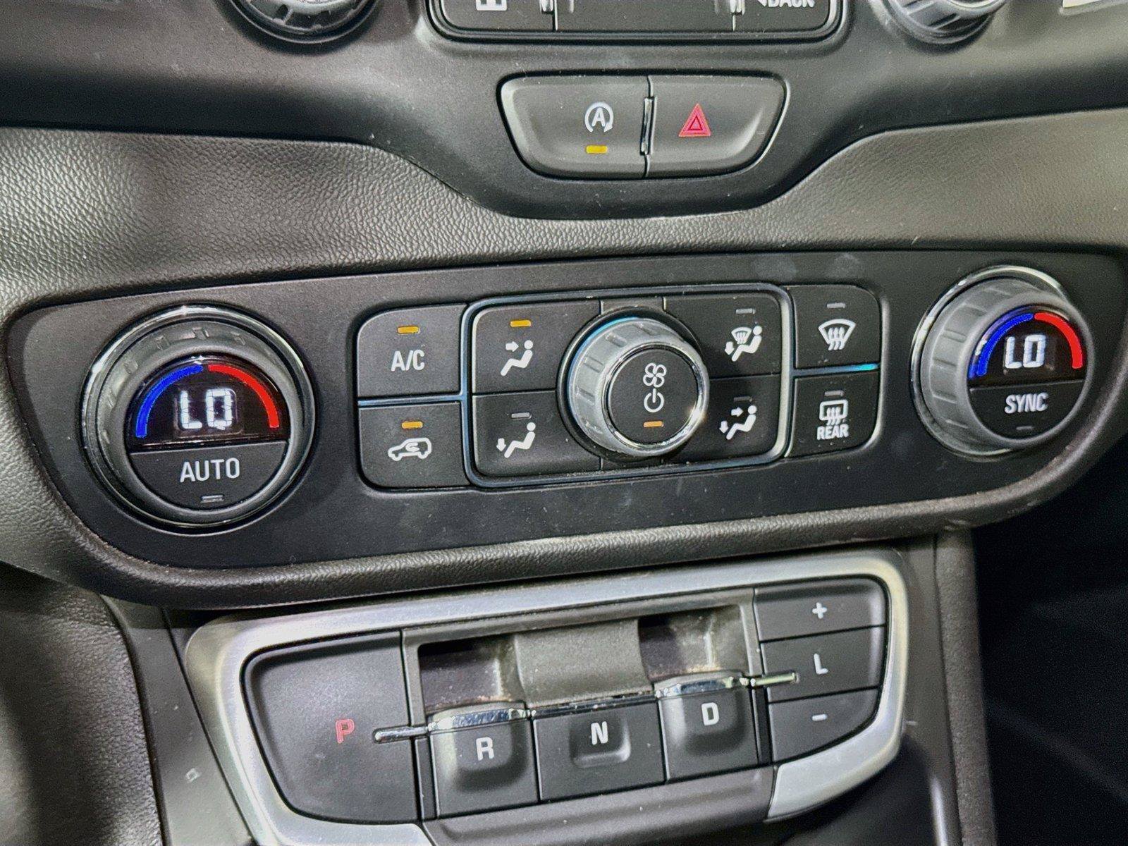 Used 2024 GMC Terrain SLE w/ Driver Convenience Package FWD image 14