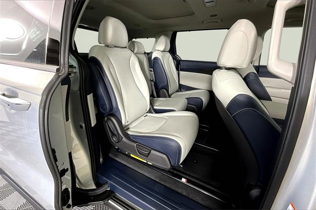 New 2026 Kia Carnival SX Prestige image 11