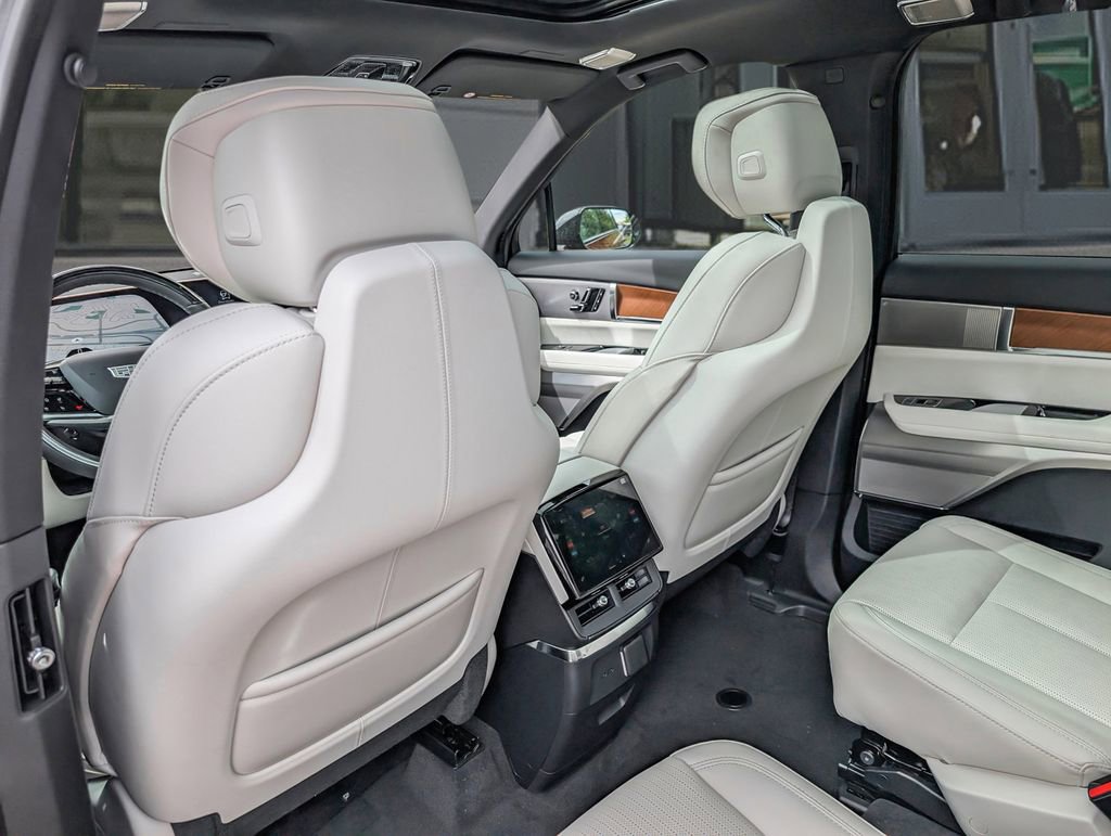 New 2026 Cadillac Vistiq Sport AWD/4WD image 16