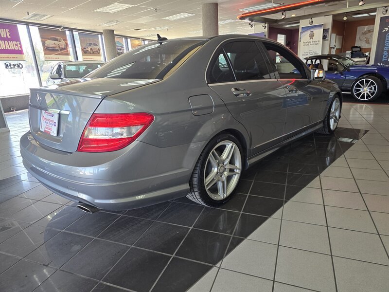 Used 2010 Mercedes-Benz C 300 Sedan w/ Multimedia Pkg image 4