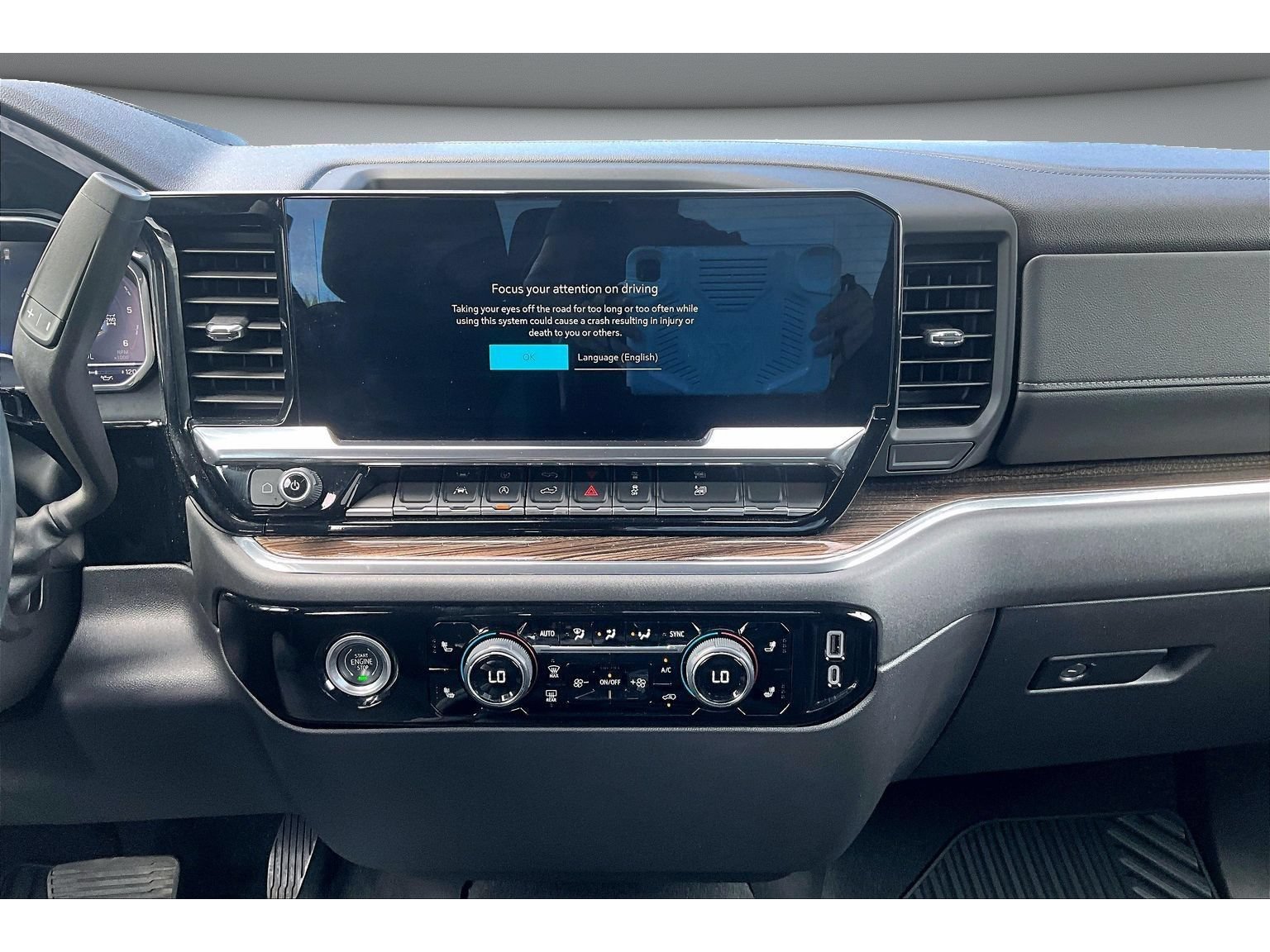 Used 2024 Chevrolet Silverado 1500 LT AWD/4WD image 8