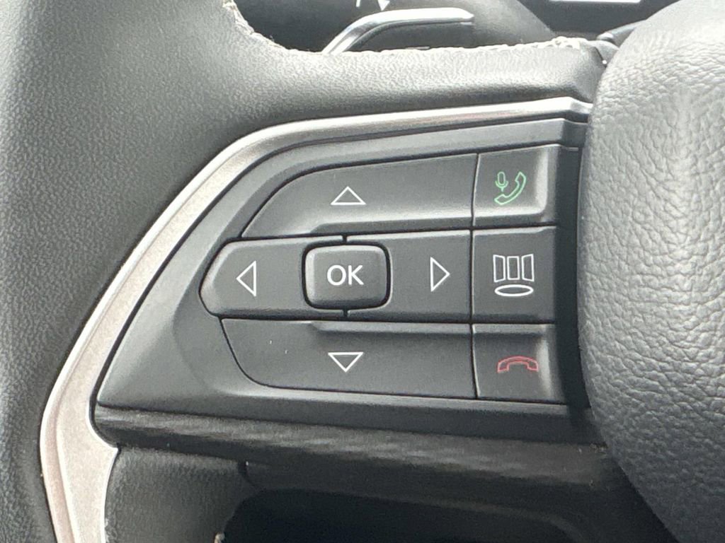 Used 2024 Jeep Grand Cherokee L Altitude image 30