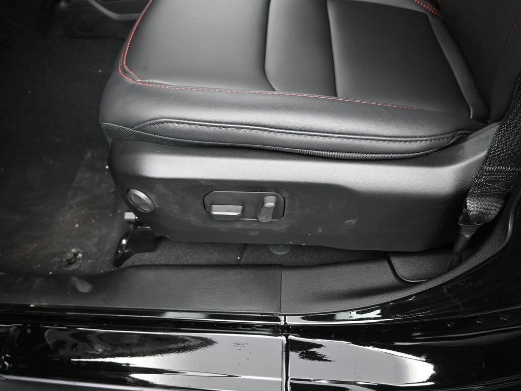 New 2026 Jeep Gladiator Rubicon w/ Steel Power Dome Hood Package AWD/4WD image 13
