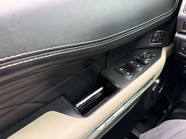 Used 2020 Ford Expedition Max Platinum RWD image 16