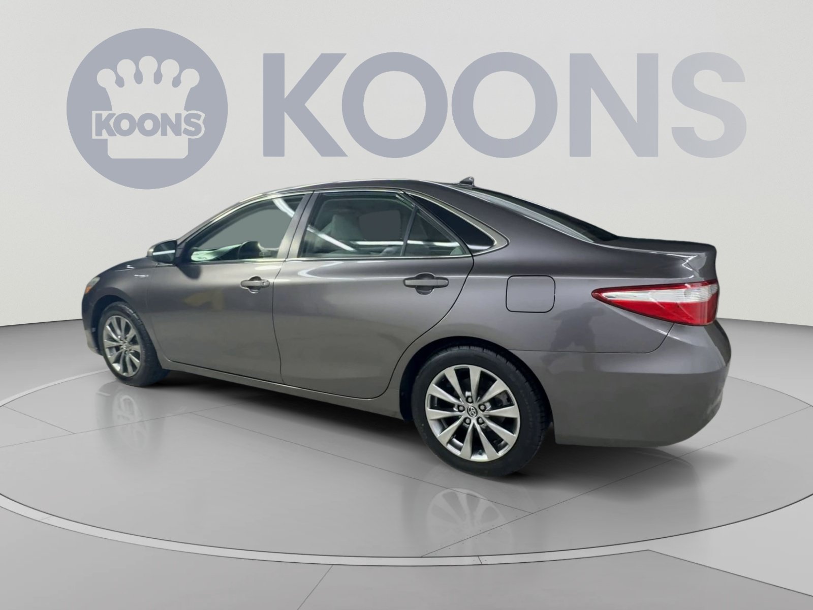 Used 2015 Toyota Camry XLE w/ Moonroof Package FWD image 8