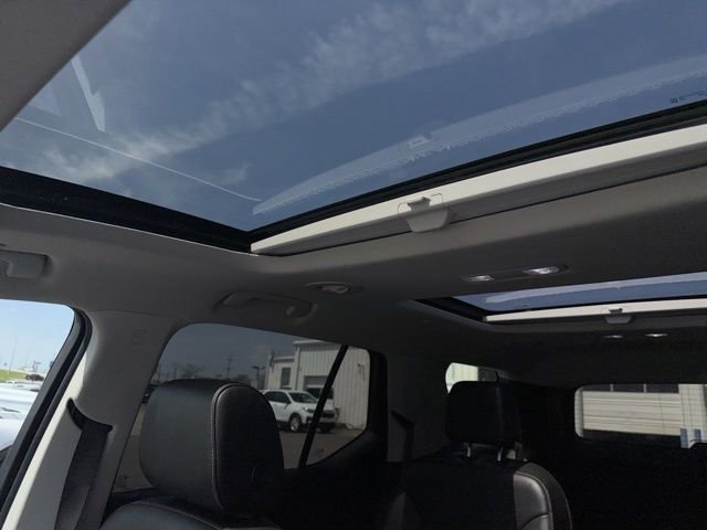 Used 2019 Chevrolet Traverse Premier w/ Redline Edition AWD/4WD image 39