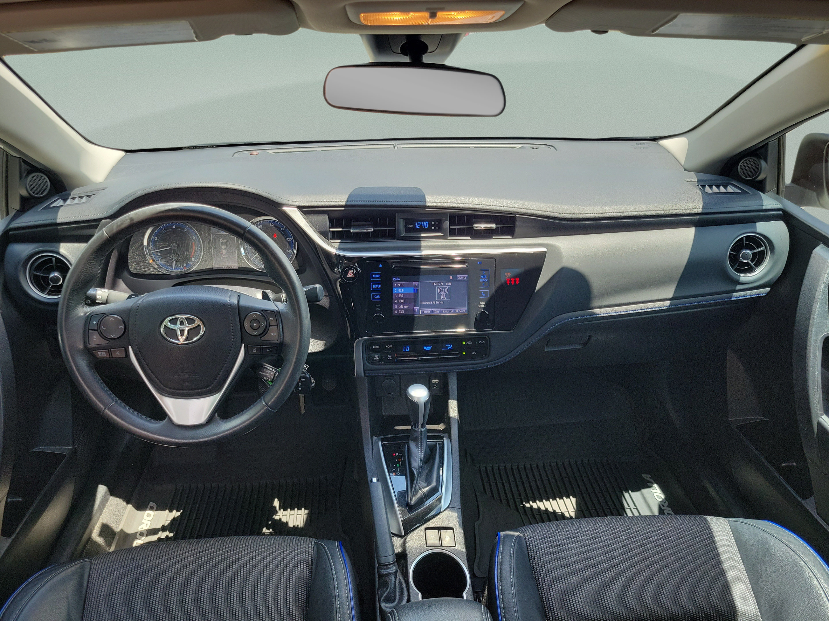 Used 2018 Toyota Corolla SE FWD image 6