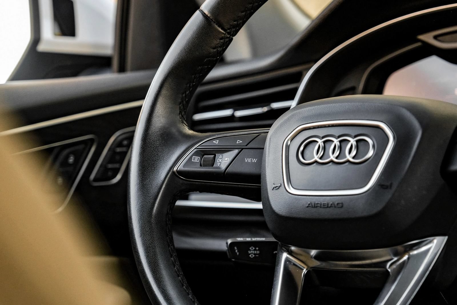 Used 2023 Audi Q8 Premium w/ Convenience Package AWD/4WD image 17