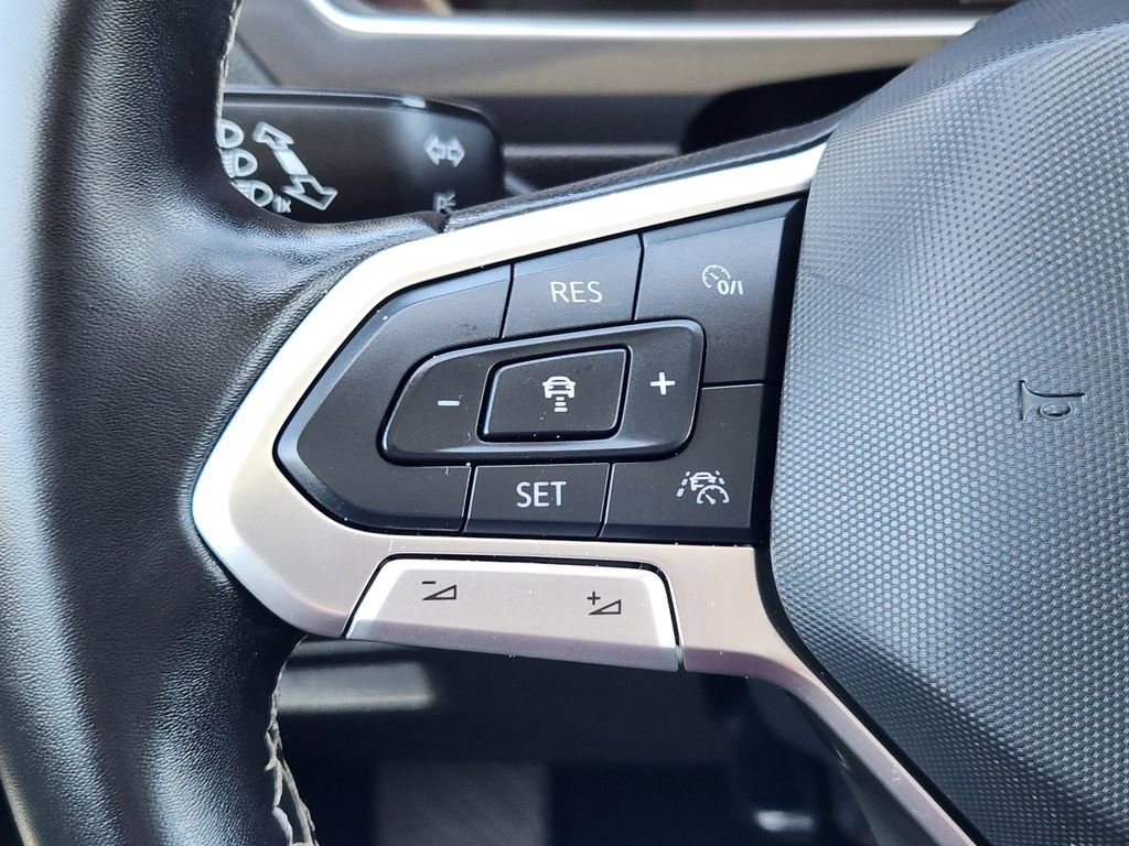 Certified 2024 Volkswagen Tiguan SE FWD image 23