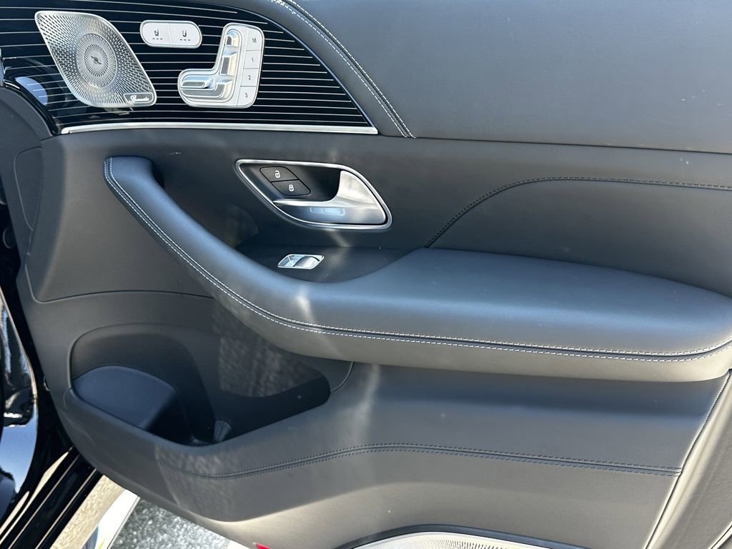 Certified 2024 Mercedes-Benz Maybach GLS 600 4MATIC image 16