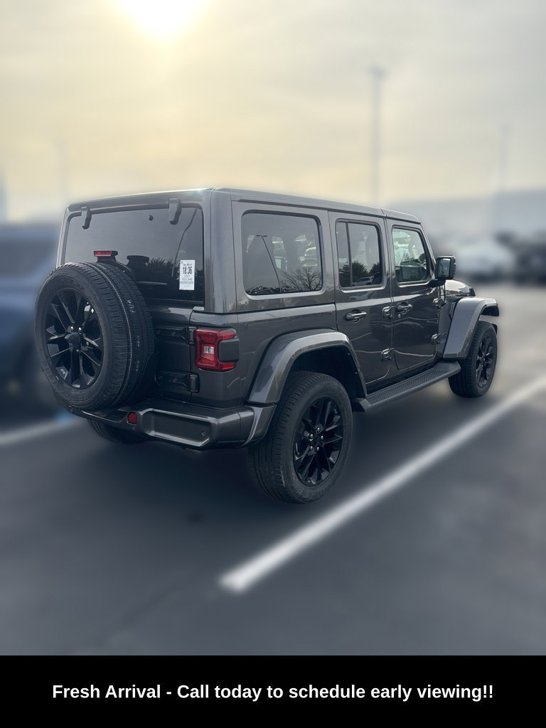 Used 2021 Jeep Wrangler Unlimited Sahara AWD/4WD image 3
