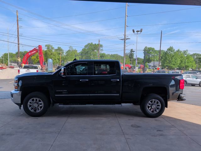 Used 2019 Chevrolet Silverado 2500 LTZ w/ Duramax Plus Package AWD/4WD image 4