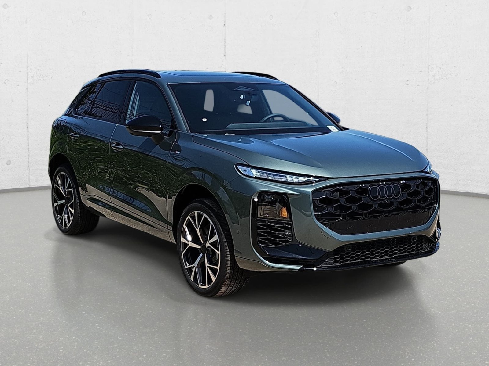 New 2026 Audi Q3 quattro 2.0T AWD/4WD image 3