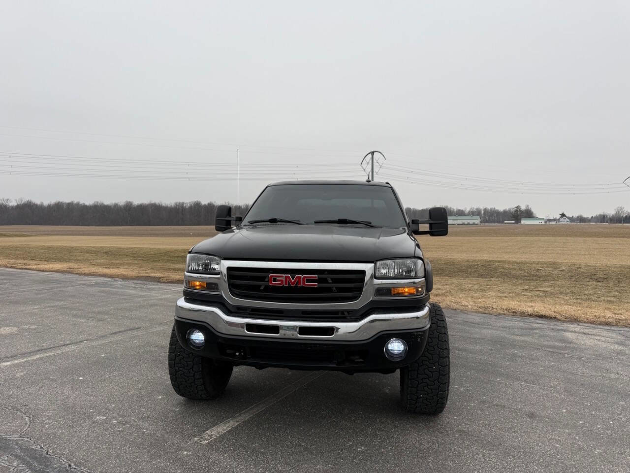 Used 2005 GMC Sierra 2500 SLT w/ Heavy-Duty Power Package image 2