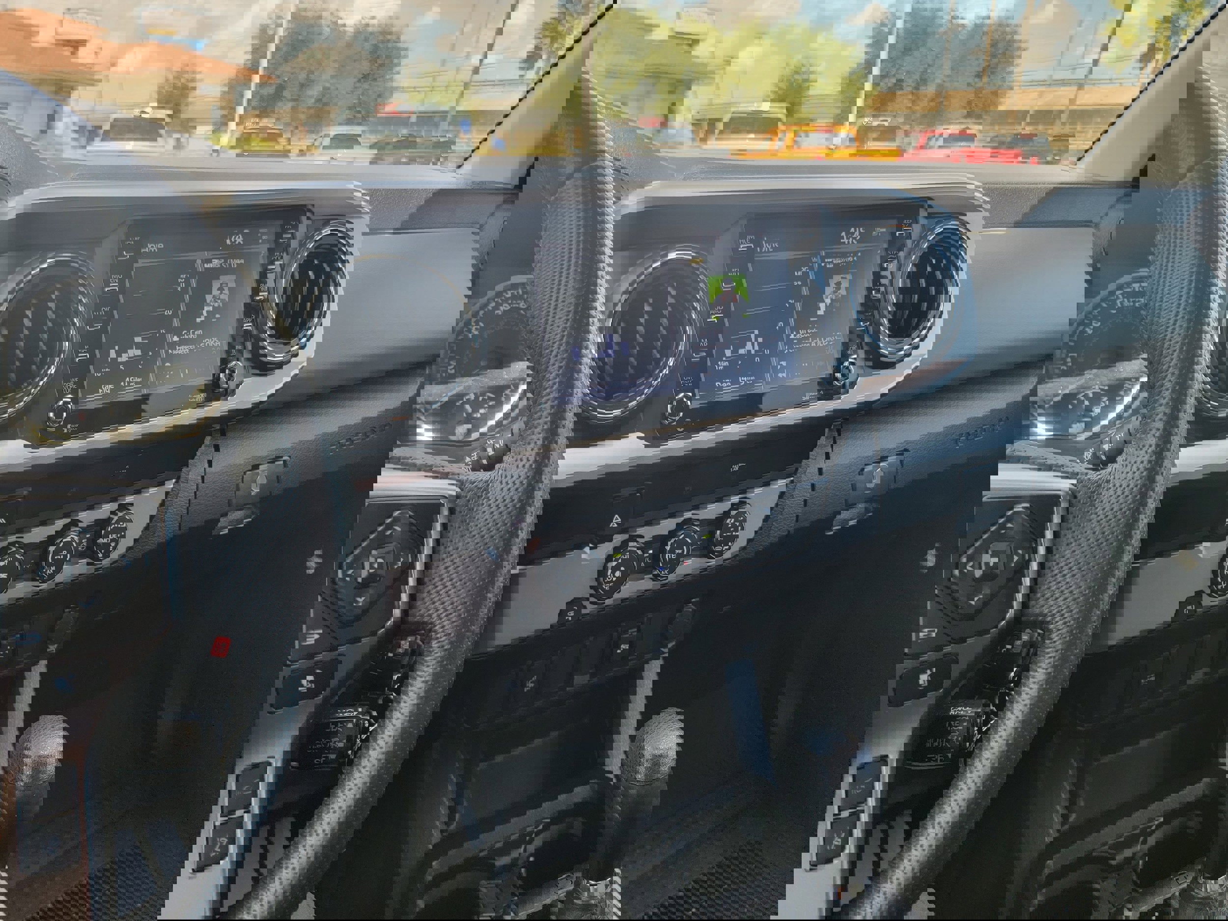 Used 2023 Toyota Tacoma SR5 w/ SR5 Appearance Package image 21