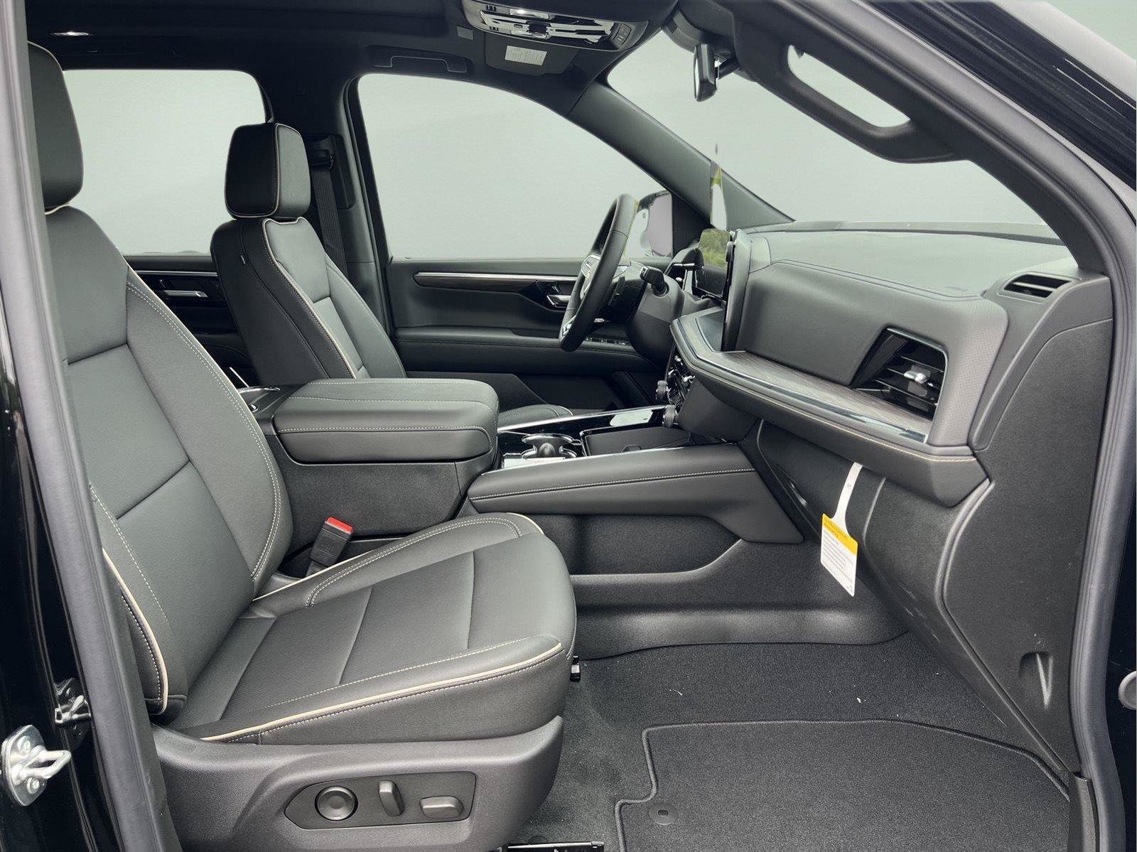 New 2026 Chevrolet Tahoe Premier w/ Sun And Tow Package AWD/4WD image 16