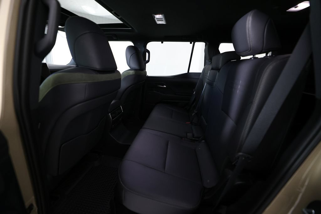 Used 2026 Lexus GX 550 AWD/4WD image 13