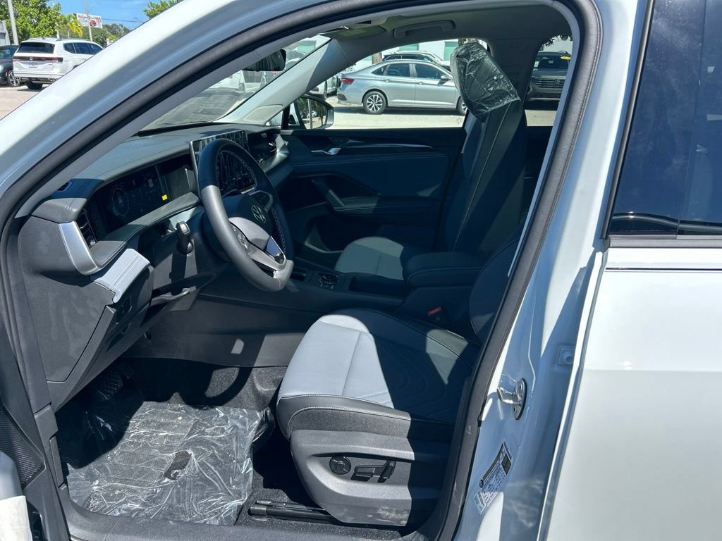 New 2026 Volkswagen Tiguan SE FWD image 15