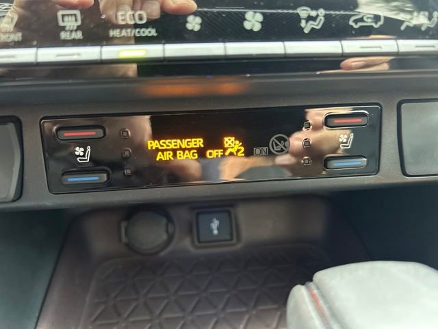 Used 2022 Toyota RAV4 Limited w/ Limited Grade Weather Package AWD/4WD image 20