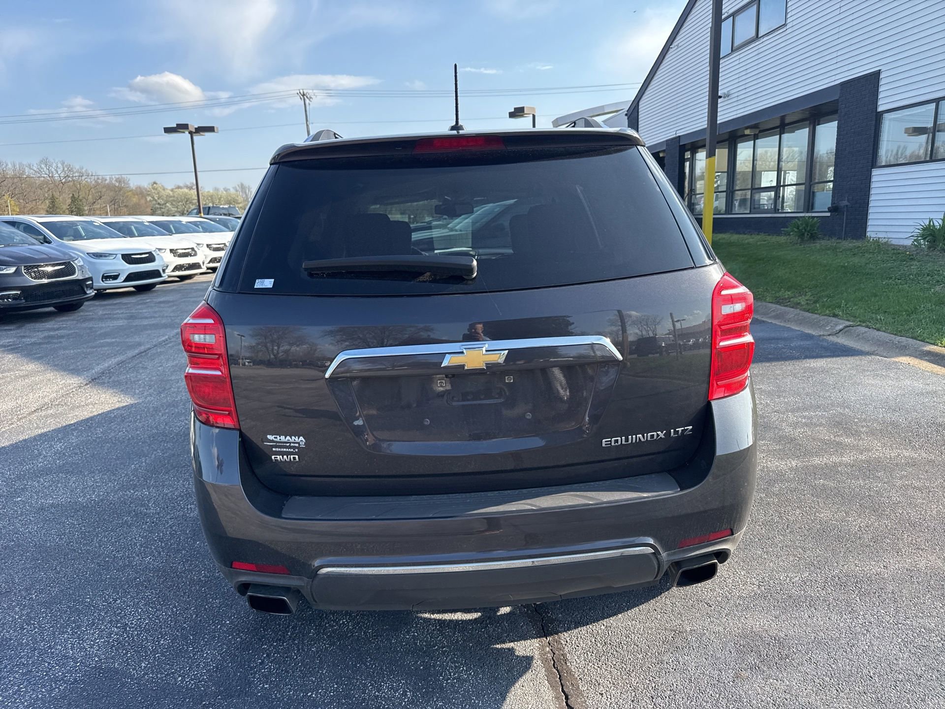 Used 2016 Chevrolet Equinox LTZ w/ Enhanced Convenience Package image 9