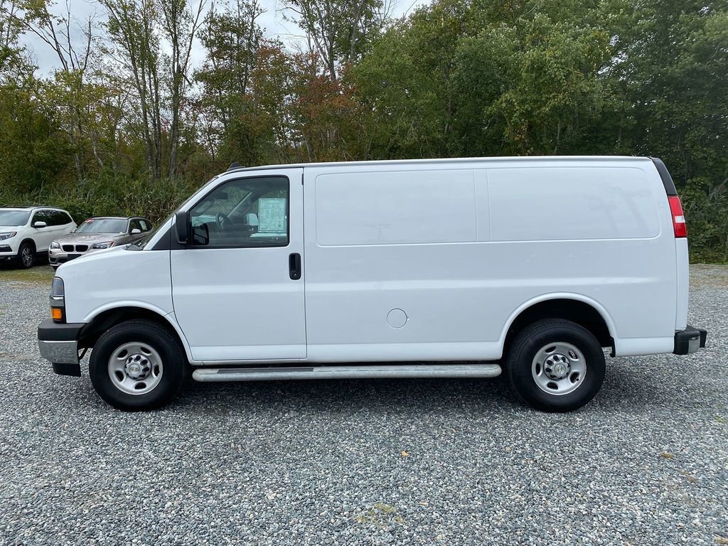Used 2022 Chevrolet Express 2500 w/ Driver Convenience Package image 4